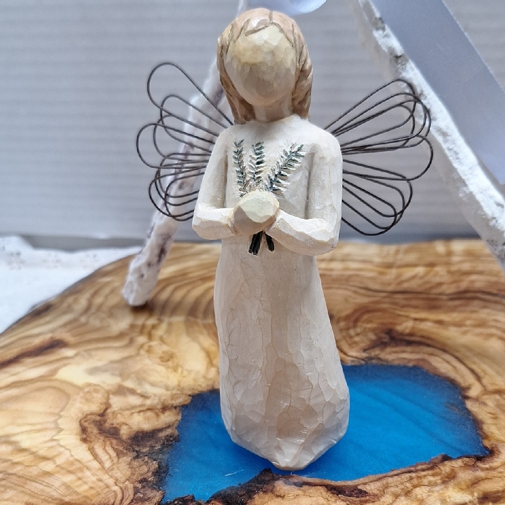 #AFF Willow Tree Angel Sculpture with Wire Wings"Angel of Remembrance" 2001